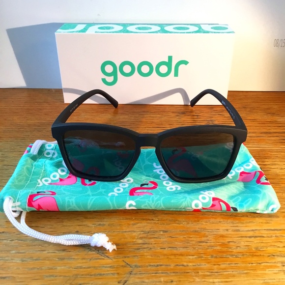 Goodr sunglasses Accessories - Good sunglasses==e2==model==get on my level==black matte==attitude==